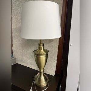 Beautiful Tall Brass Lamp with heavy duty pull chain 🔌